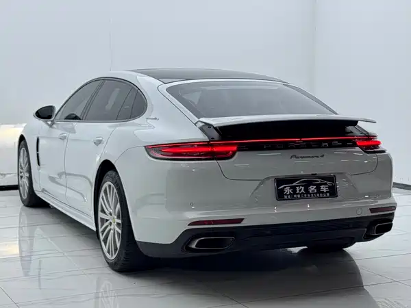 Porsche Panamera 2018
