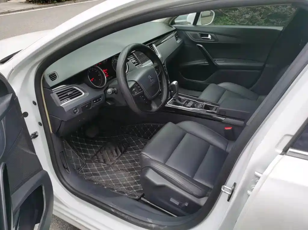 Peugeot 508 2015 — фото 13