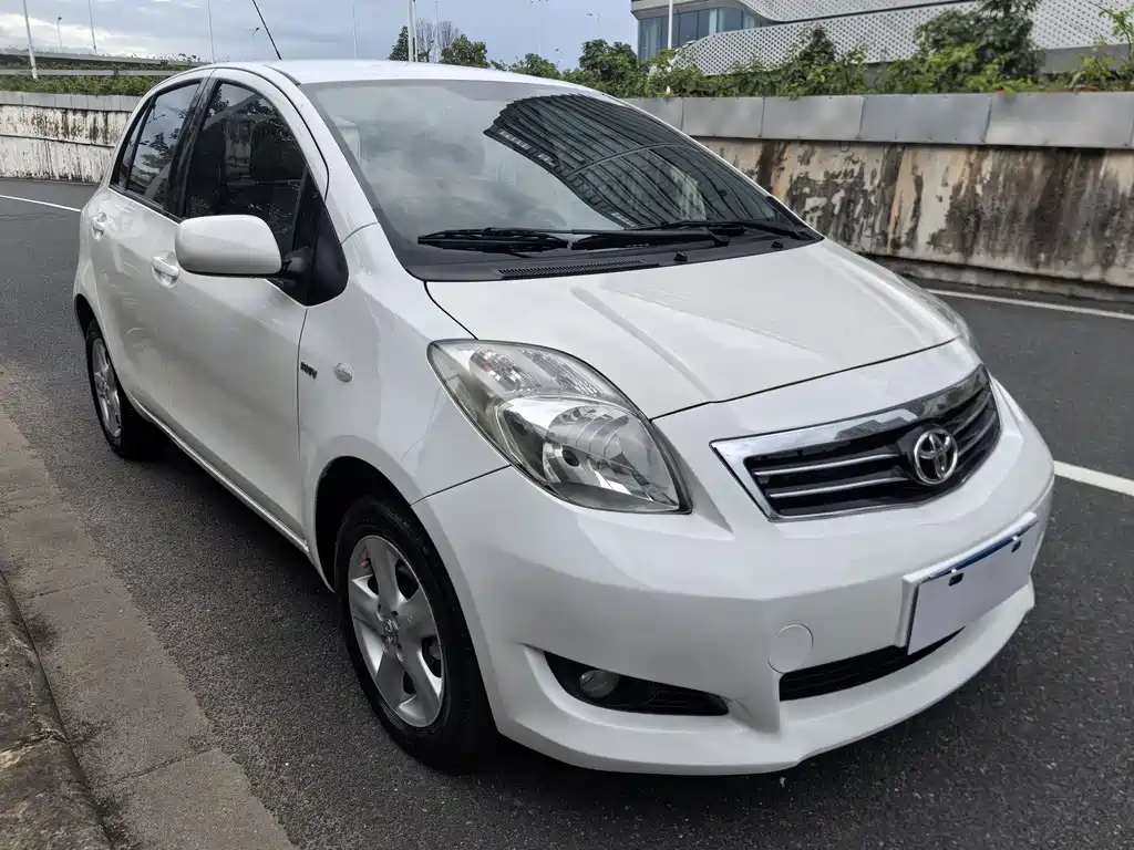 Toyota Yaris 2012