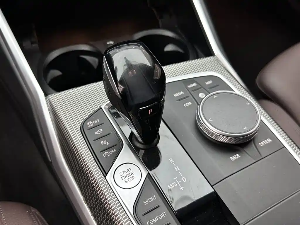 BMW 3 Series 2021 — фото 16