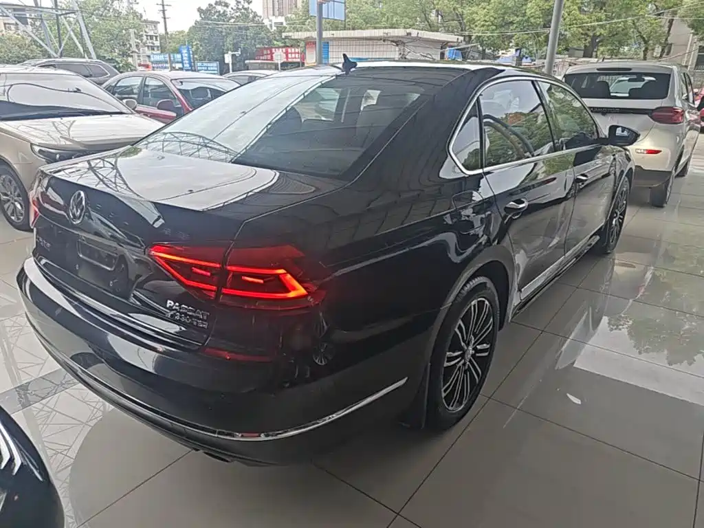 Volkswagen Passat 2017 — фото 7