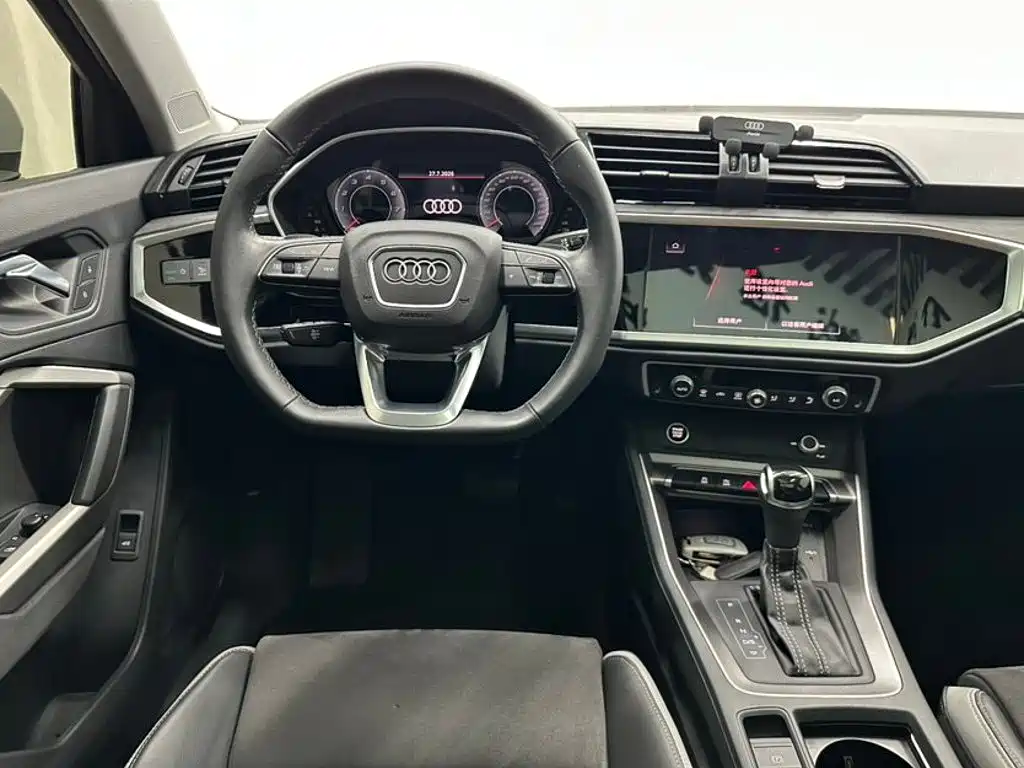 Audi Q3 2023 — фото 11