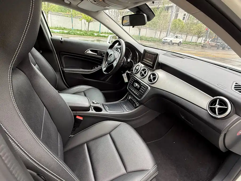 Mercedes-Benz GLA 2015 — фото 11