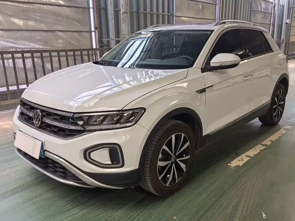 Volkswagen T-Roc 2023 — фото 1