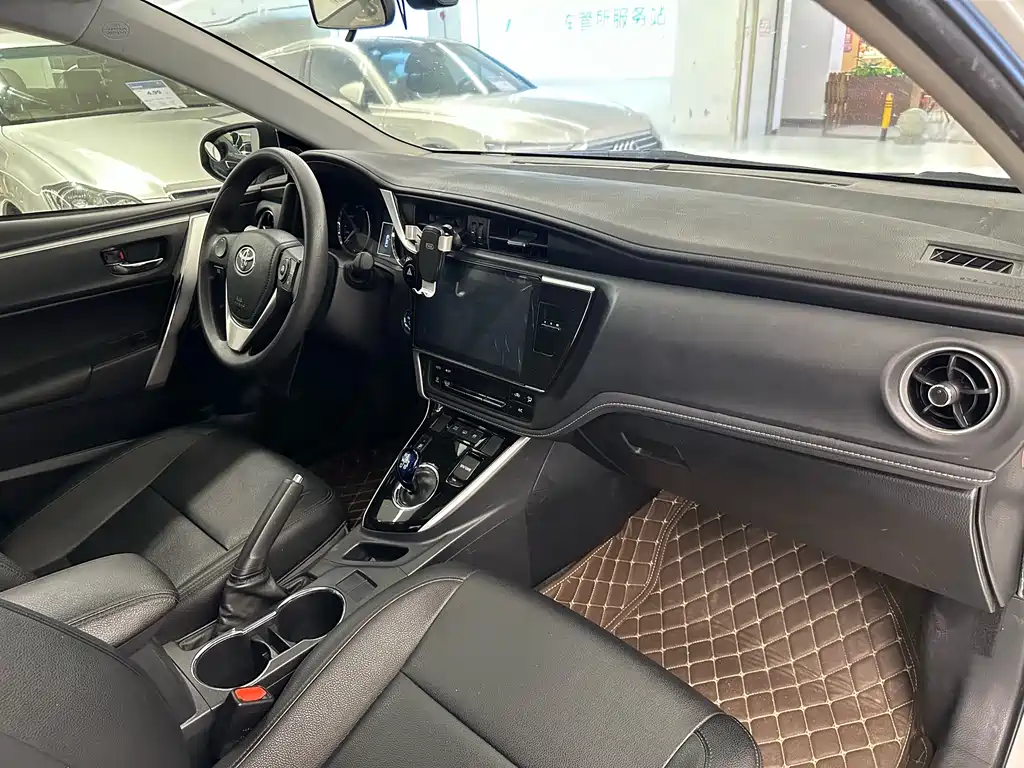 Toyota Corolla Hybrid 2019 — фото 10