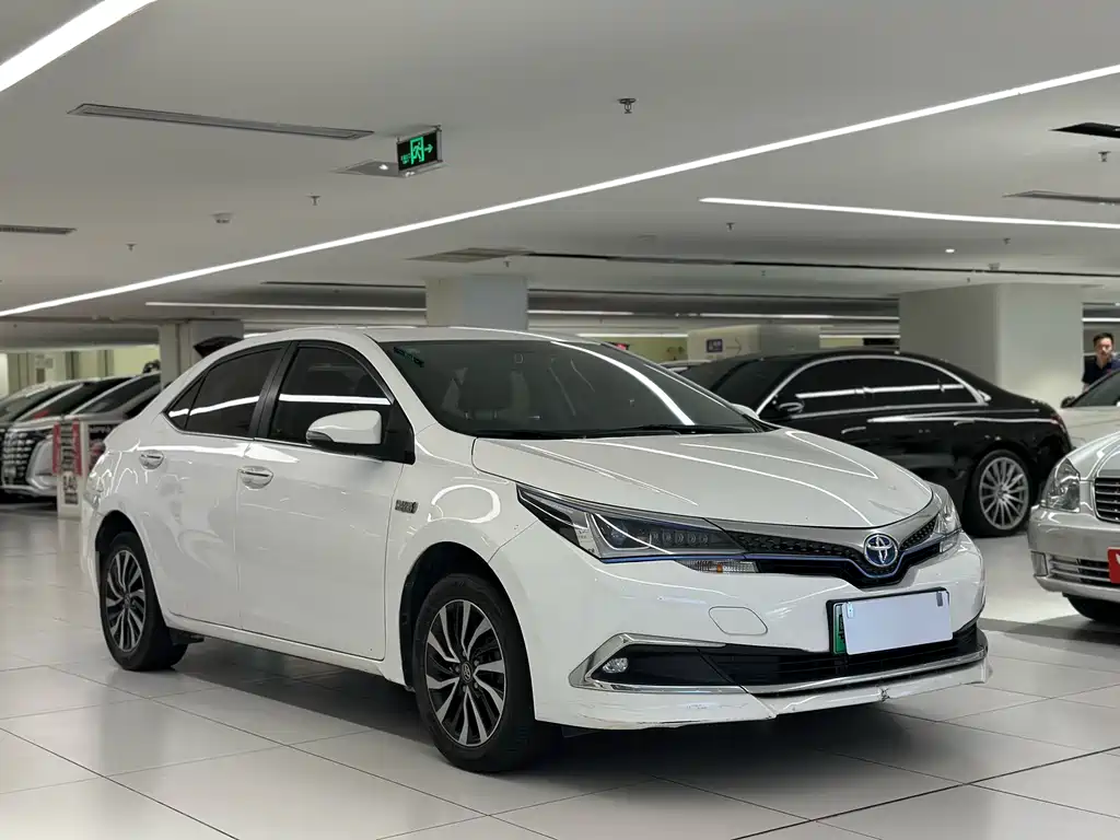 Toyota Corolla Hybrid 2019 — фото 3
