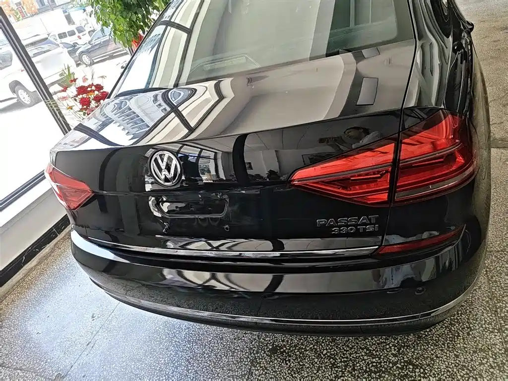 Volkswagen Passat 2017 — фото 8