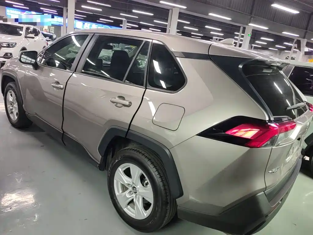 Toyota RAV4 2021