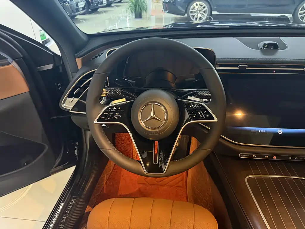 Mercedes-Benz E-Class 2025 — фото 12