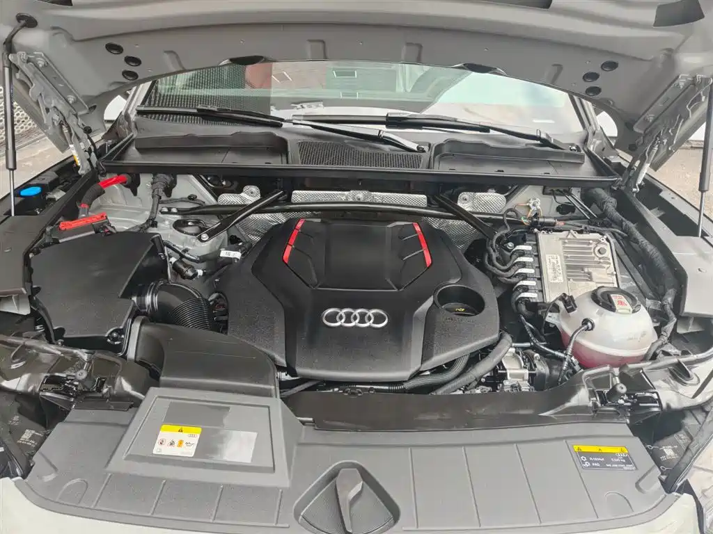 Audi SQ5 2023 — фото 15