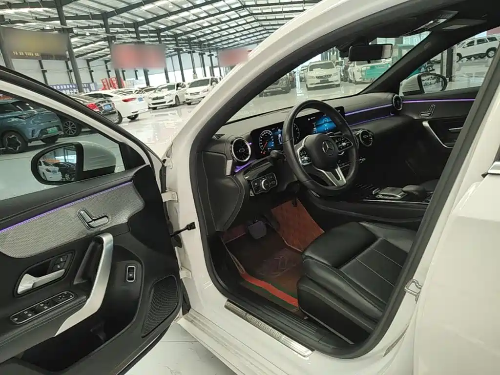 Mercedes-Benz A-Class 2021 — фото 16
