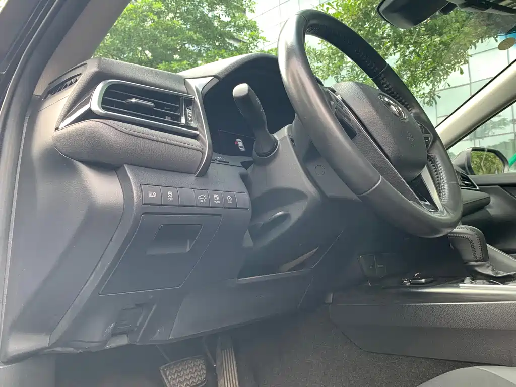 Toyota Camry 2023 — фото 10