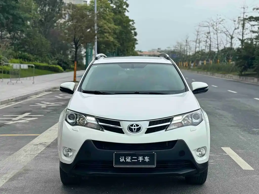 Toyota RAV4 2014 — фото 2