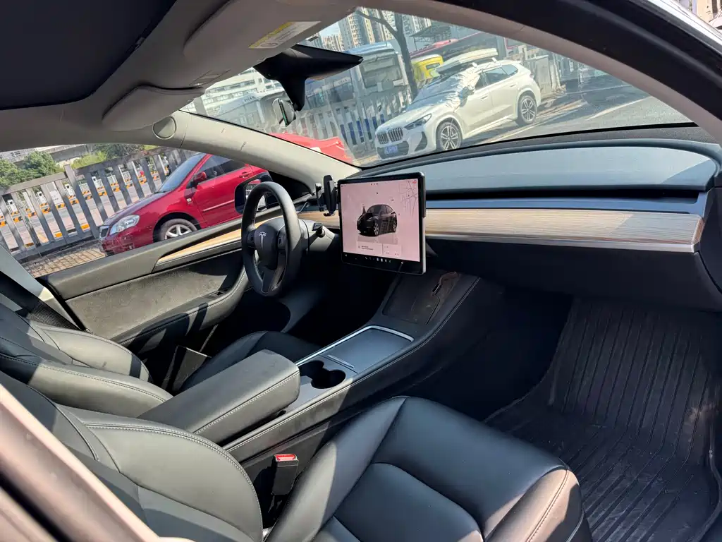 Tesla Model Y 2023 — фото 14