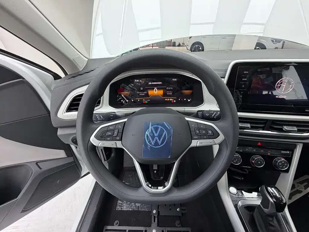 Volkswagen T-Roc 2026 — фото 12