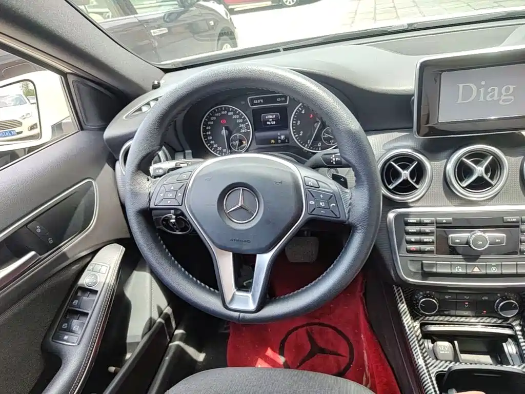 Mercedes-Benz A-Class 2015 — фото 11