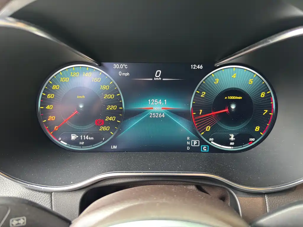 Mercedes-Benz GLC 2023