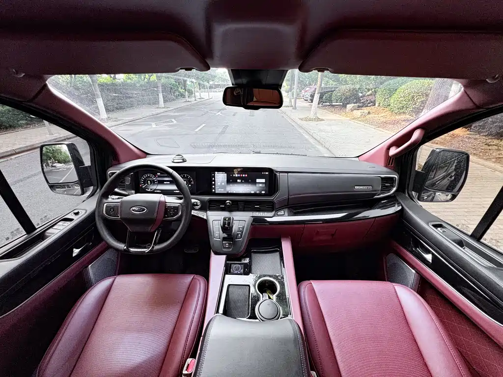 Ford Tourneo 2025 — фото 6