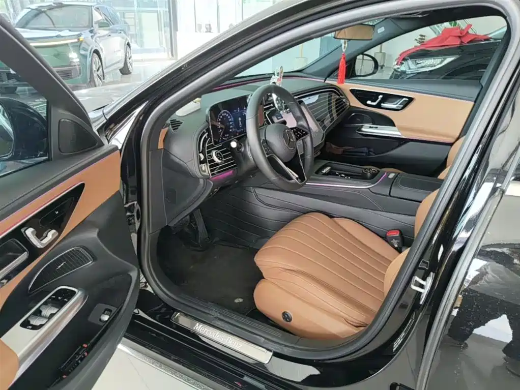 Mercedes-Benz E-Class 2024 — фото 15