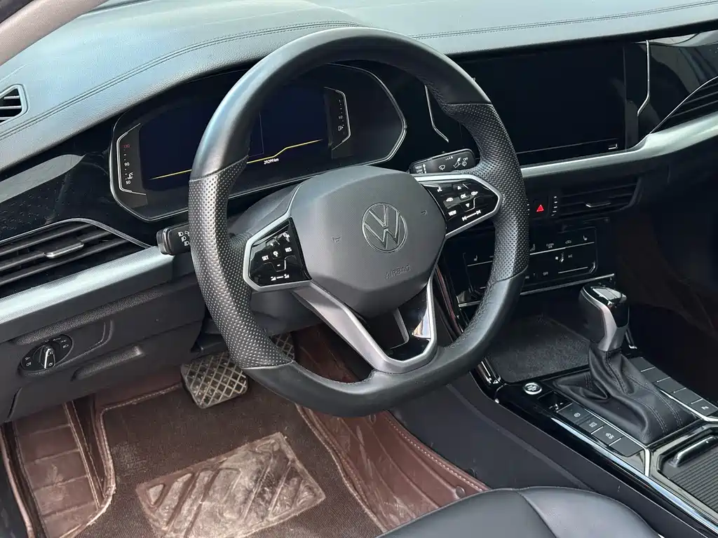 Volkswagen Passat 2023