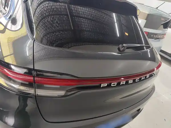 Porsche Macan 2021