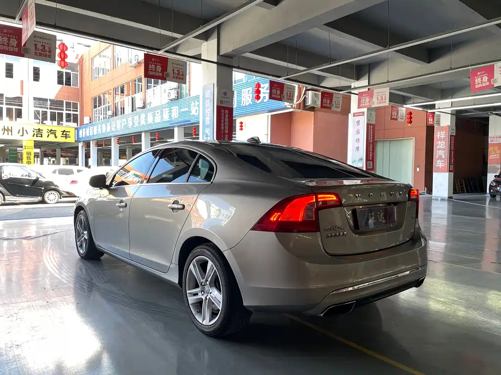 Volvo S60 2015 — фото 9