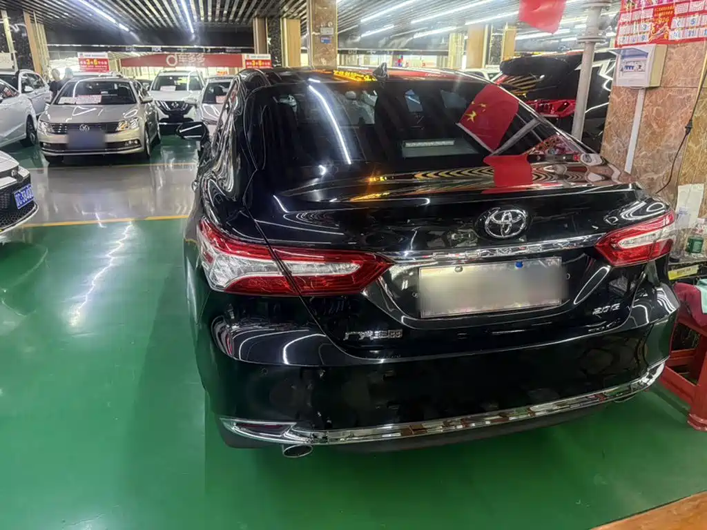 Toyota Camry 2023 — фото 8