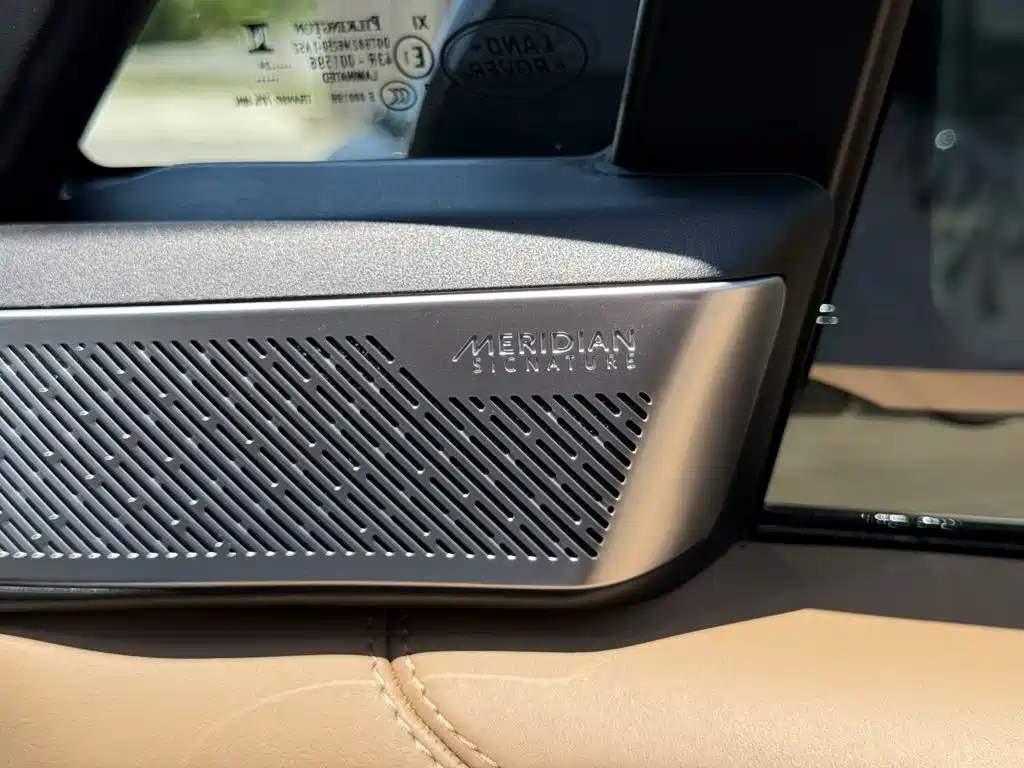 Land Rover Range Rover 2025 — фото 24