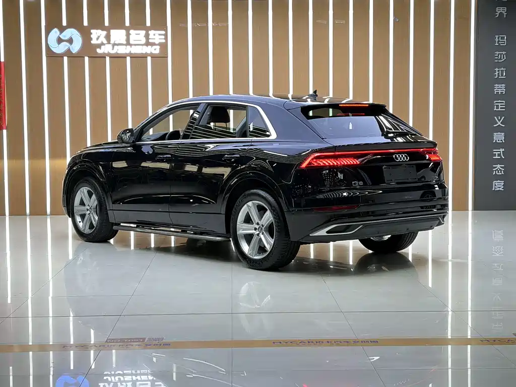 Audi Q8 2020 — фото 19