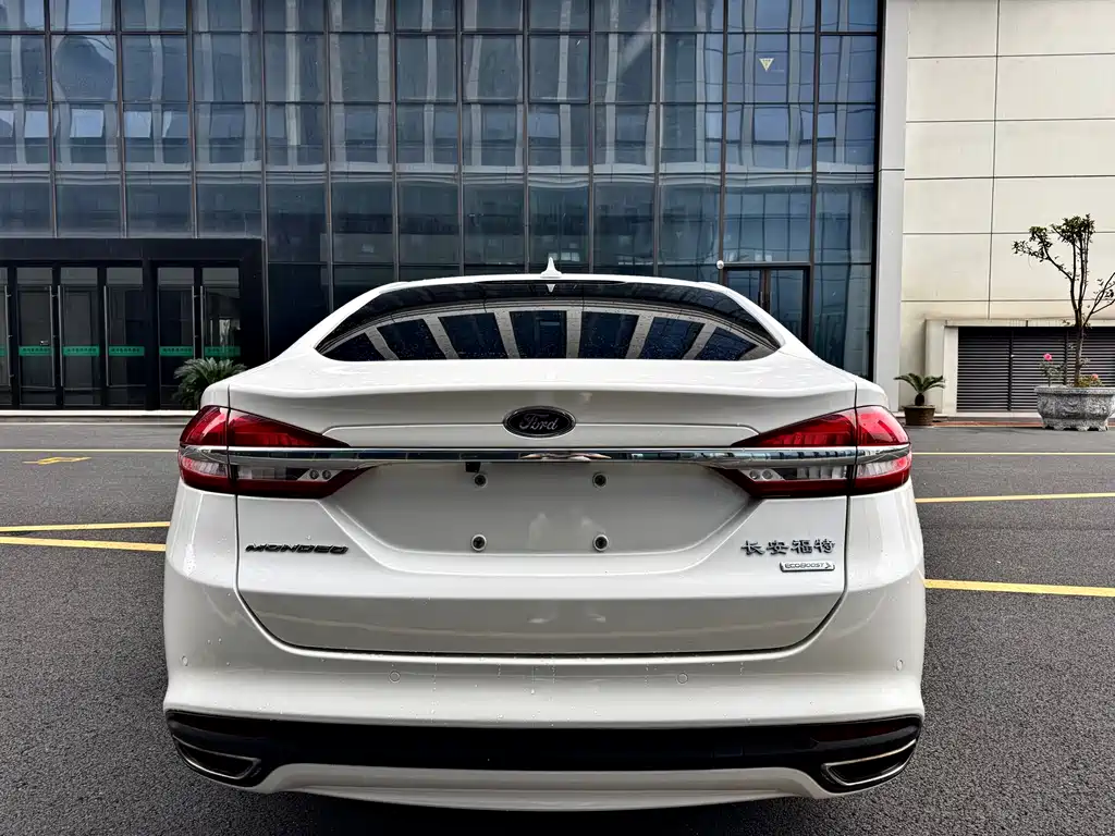 Ford Mondeo 2017 — фото 5