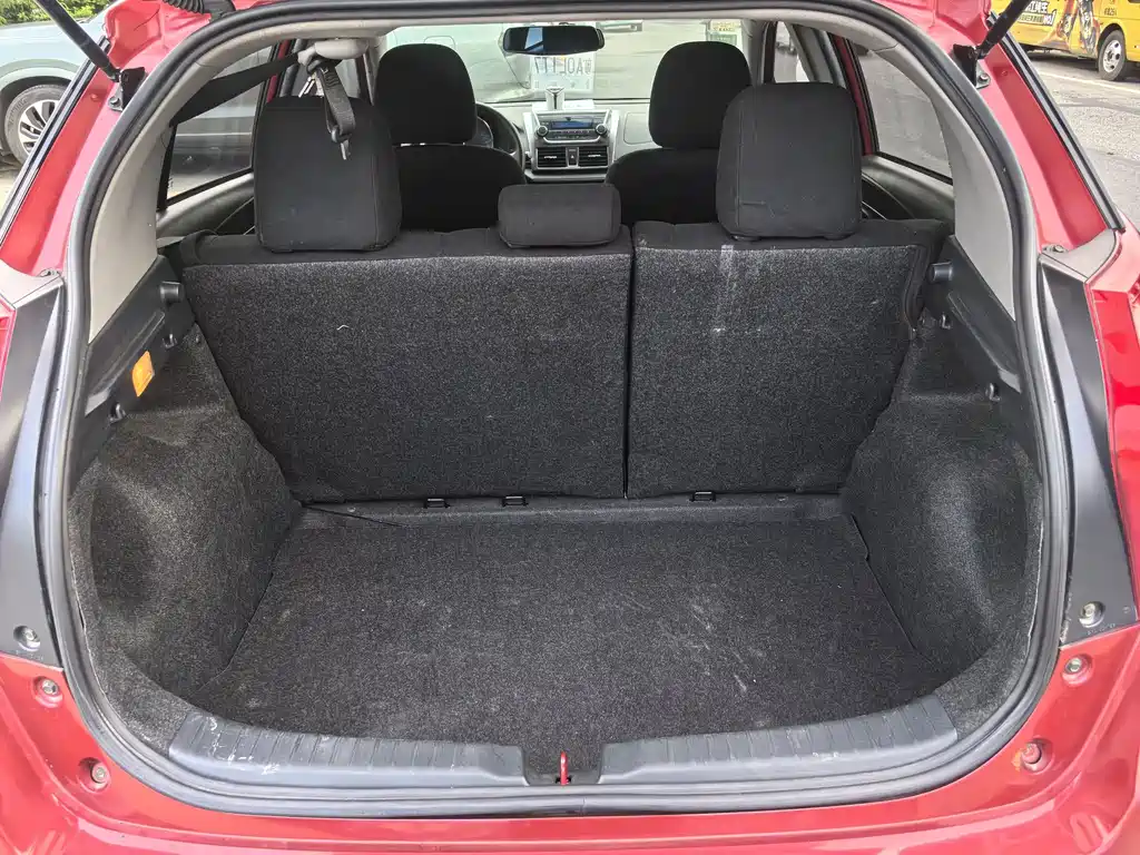 Toyota Yaris L 2015 — фото 12