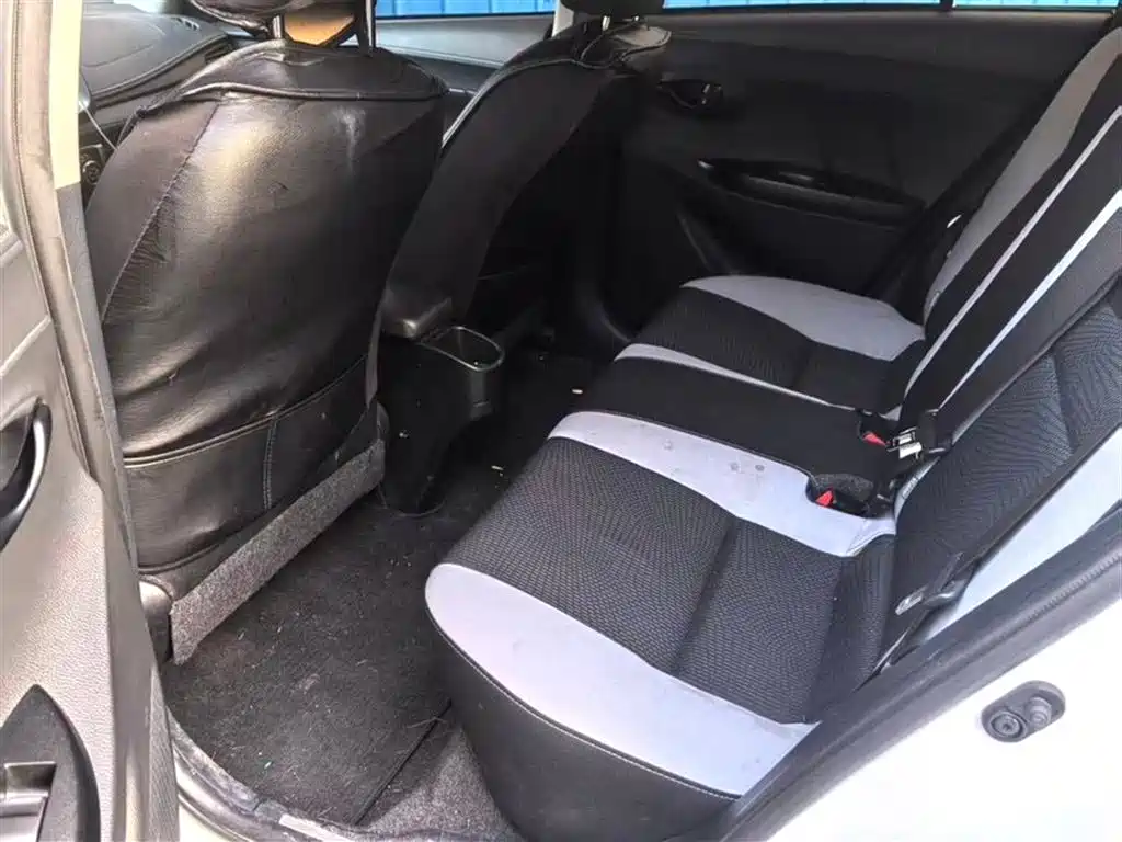 Toyota Yaris L 2022