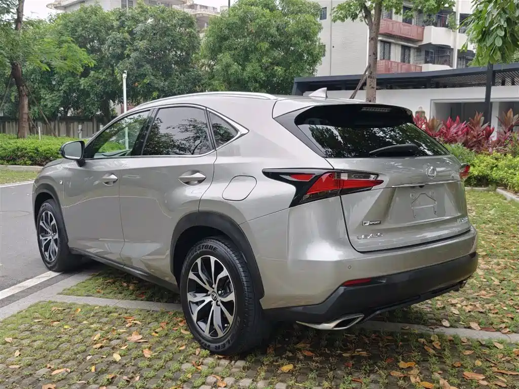 Lexus NX 2015 — фото 16