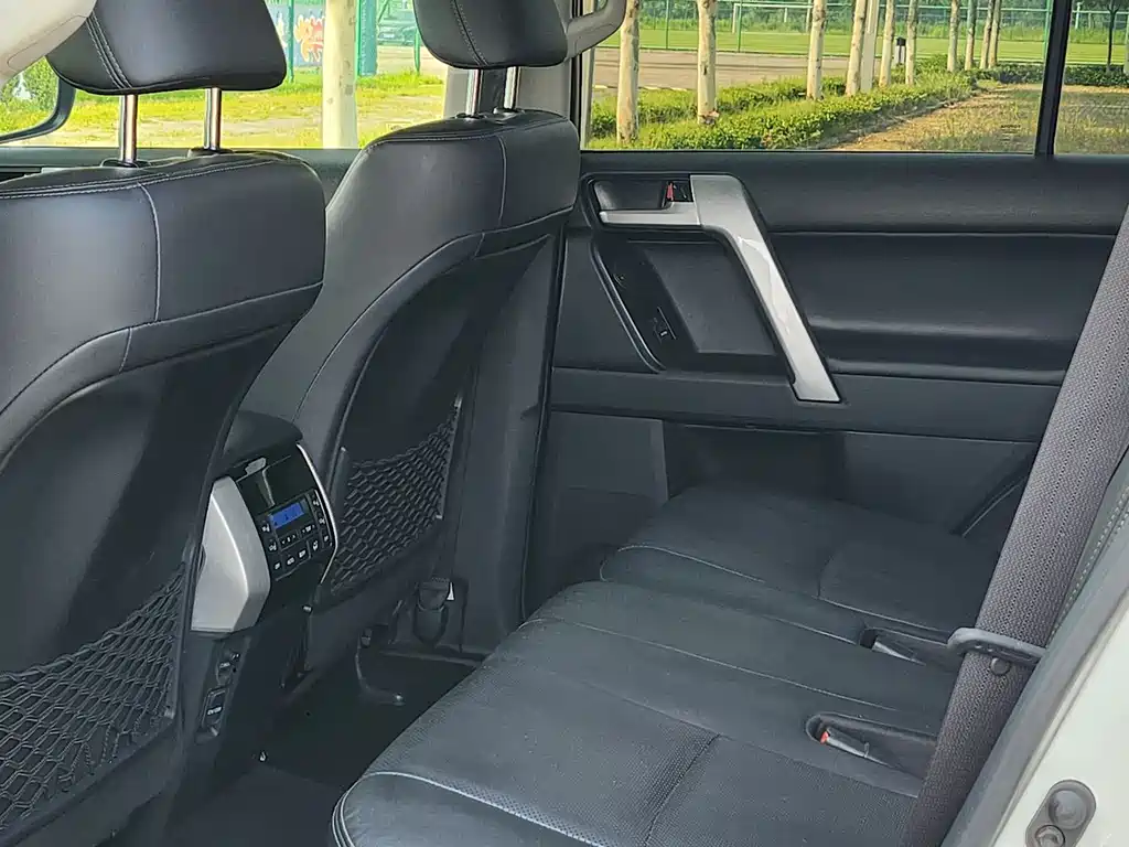 Toyota Prado 2018 — фото 11