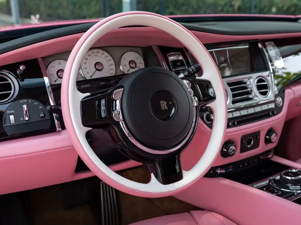 Rolls-Royce Ghost 2018 — фото 10