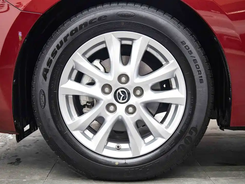 Mazda 3 Axela 2019 — фото 12