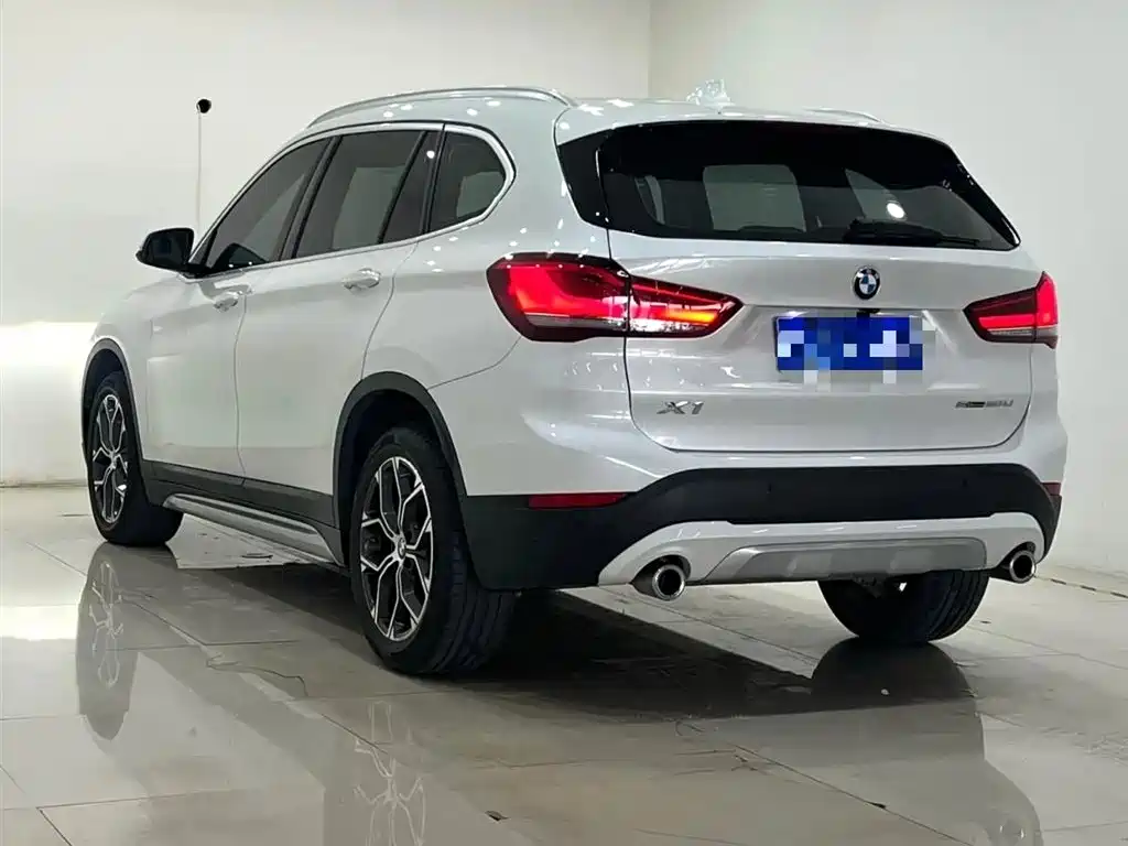 BMW X1 2022 — фото 9