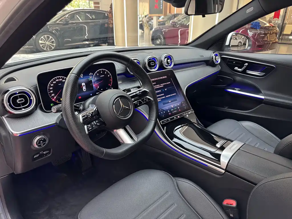 Mercedes-Benz C-Class 2023 — фото 10