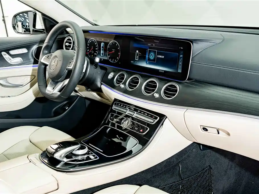 Mercedes-Benz E-Class 2017 — фото 18