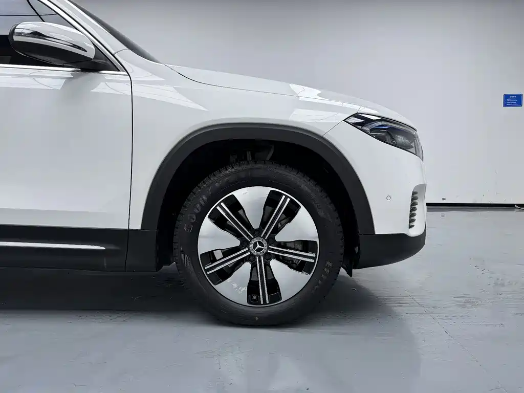 Mercedes-Benz EQB 2023