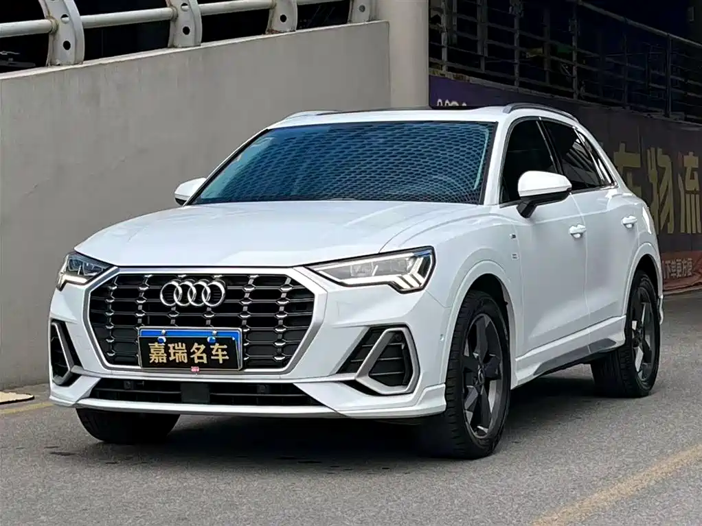 Audi Q3 2023 — фото 1