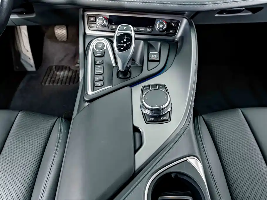 BMW i8 2019 — фото 22
