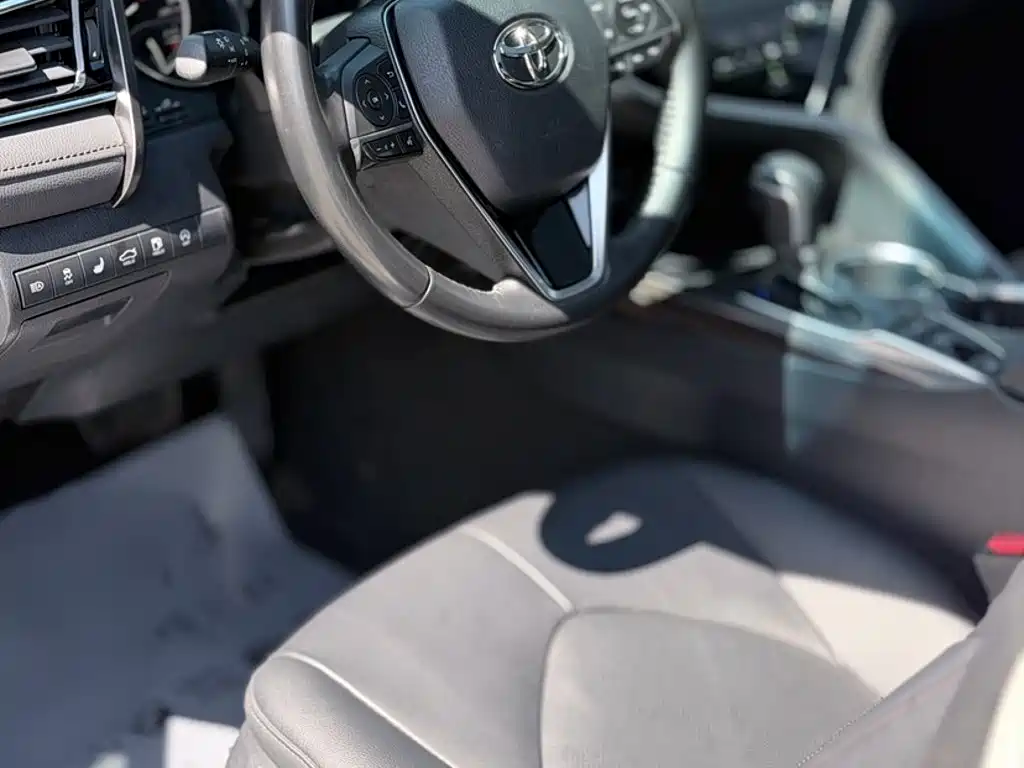 Toyota Camry 2019 — фото 13