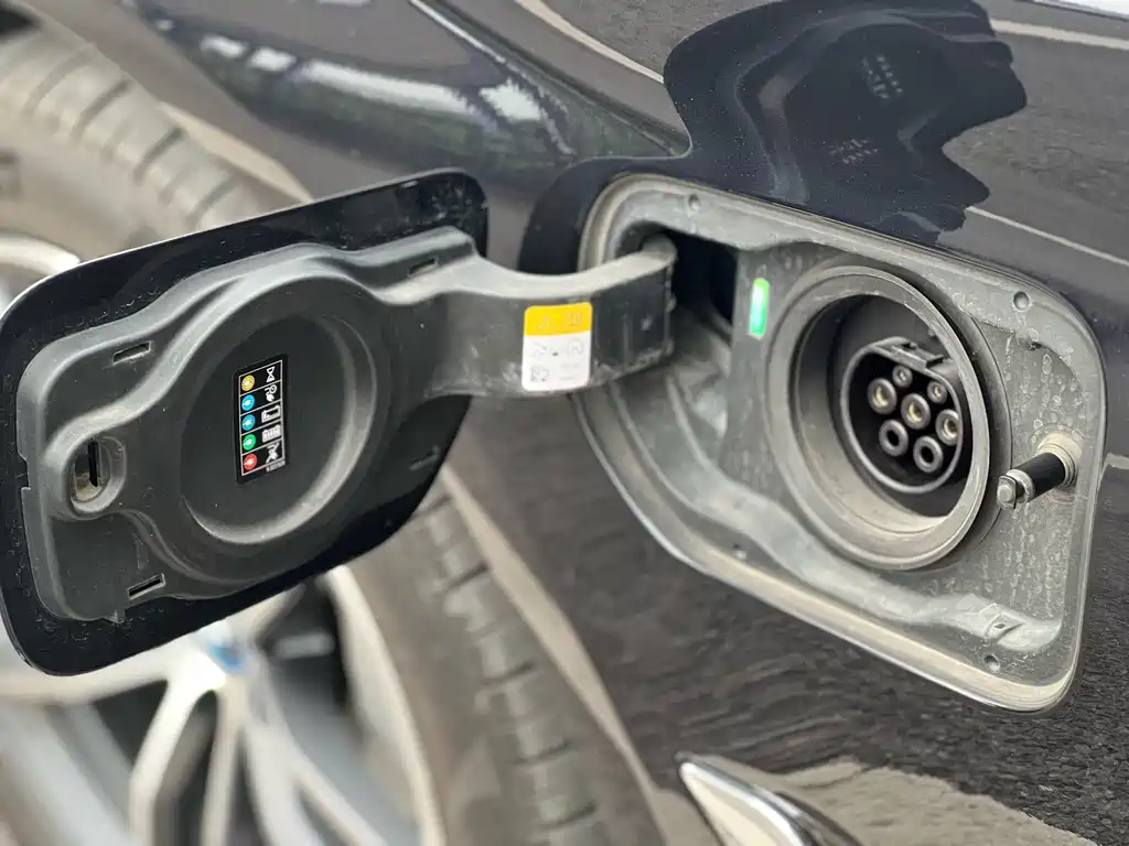 BMW 5 Series New Energy 2021 — фото 17