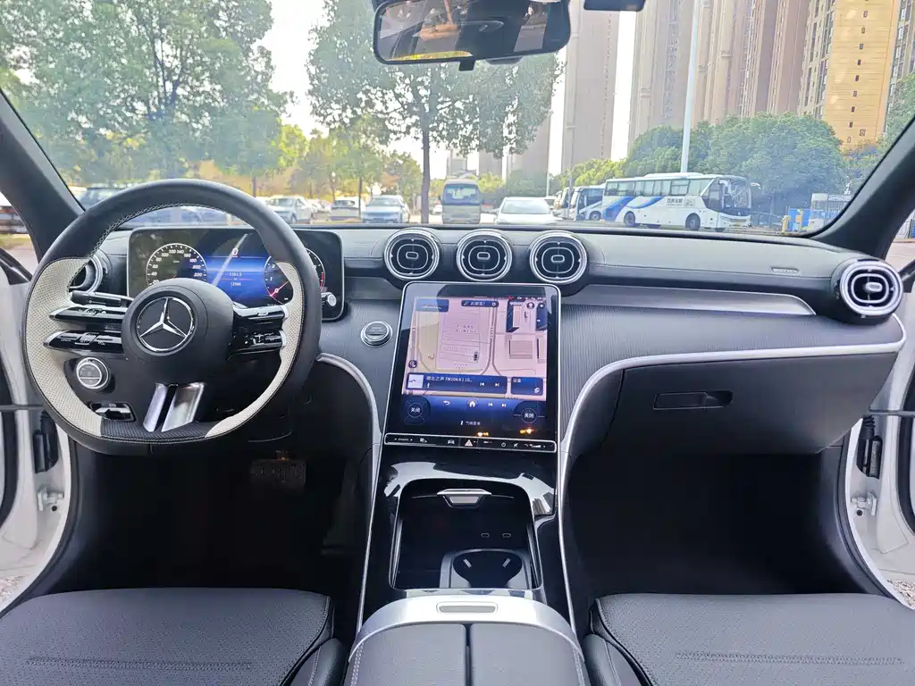 Mercedes-Benz C-Class 2025