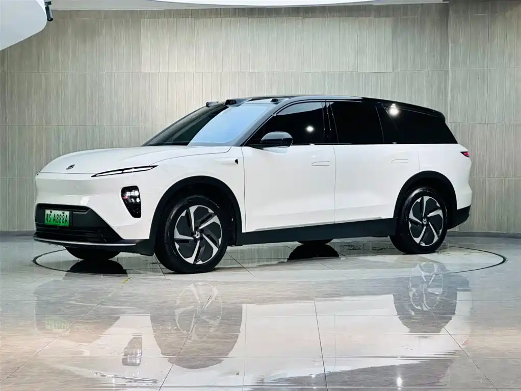 NIO ES8 2023