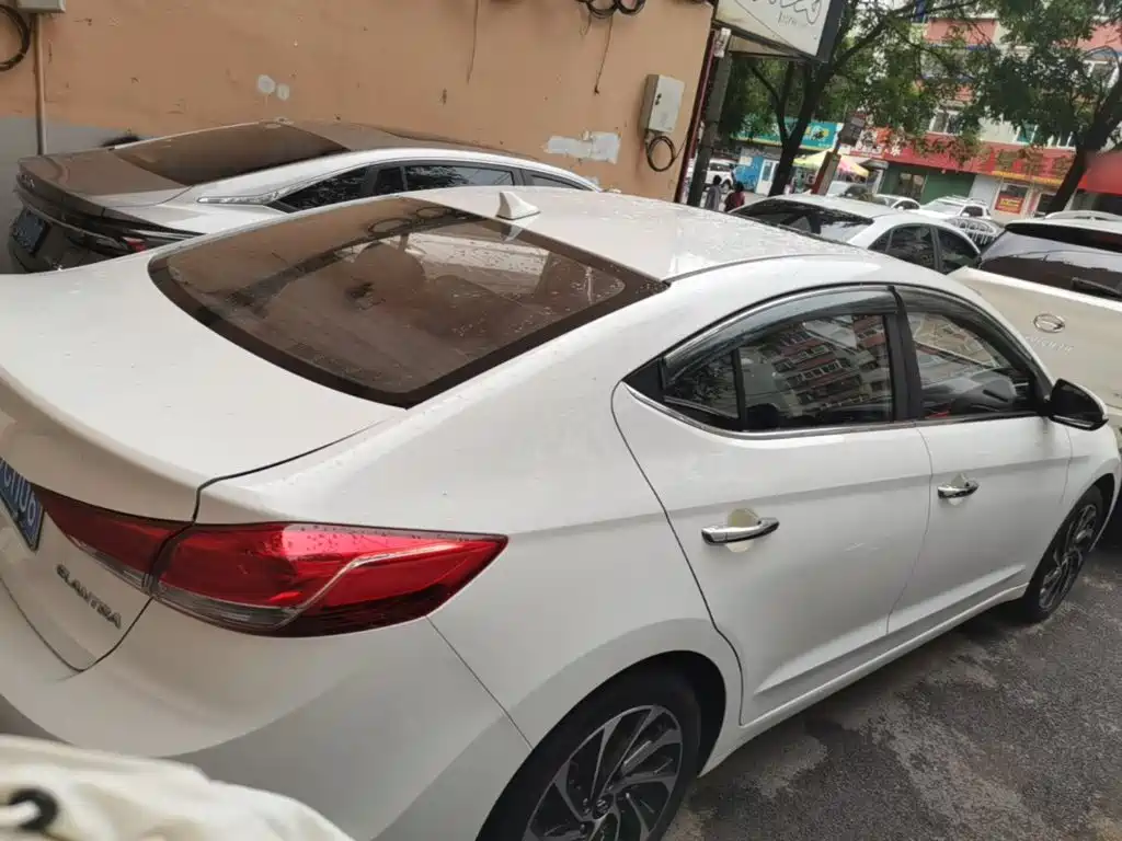 Hyundai Elantra 2019