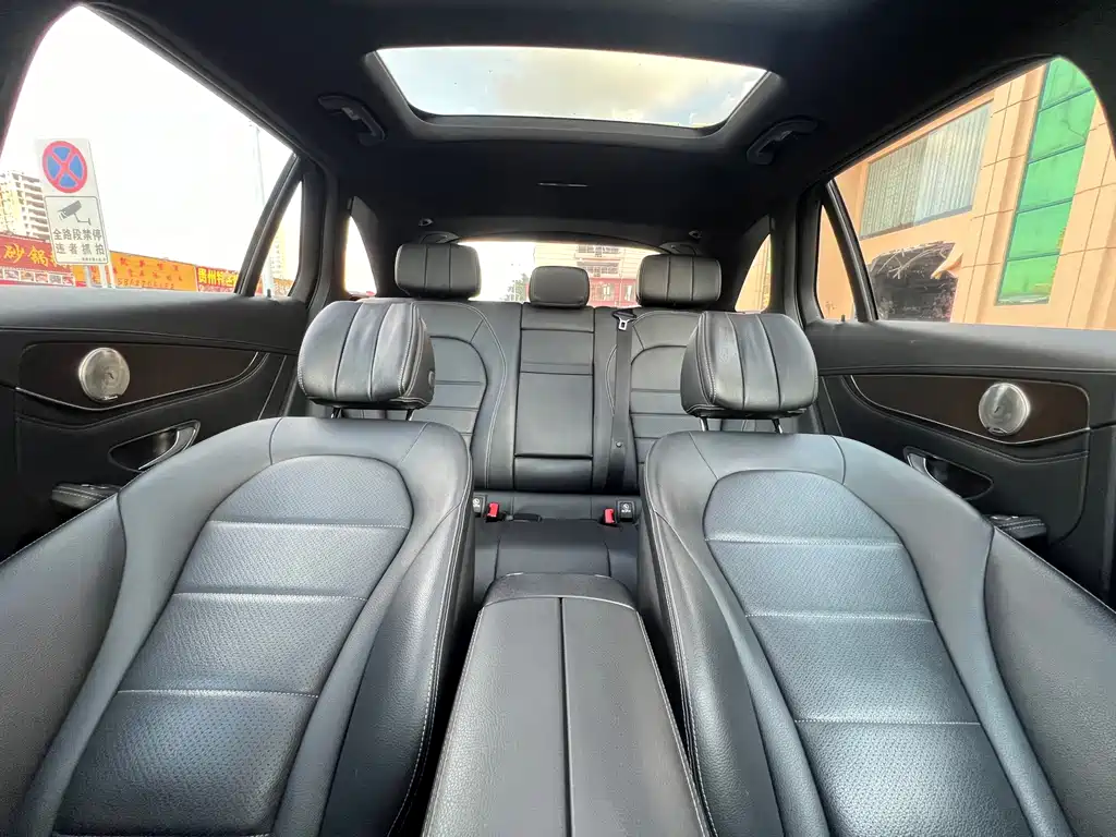 Mercedes-Benz GLC 2017 — фото 19