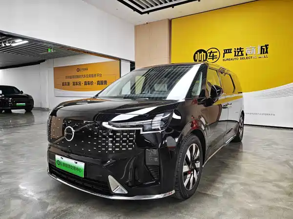 Volvo EM90 2024