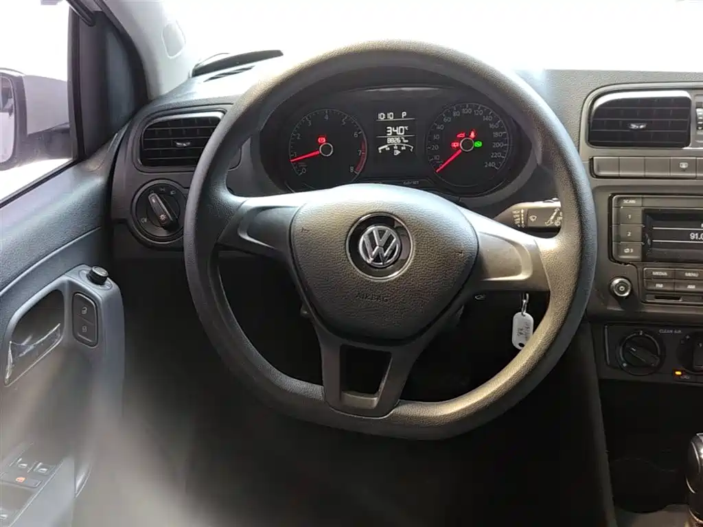 Volkswagen Polo 2018 — фото 11